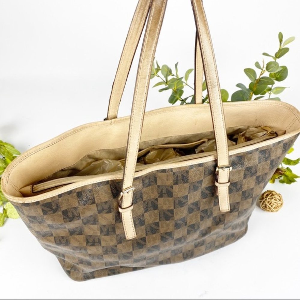 SOLD Michael Kors Tote Handbag Jet Set Check - Picture 2 of 8